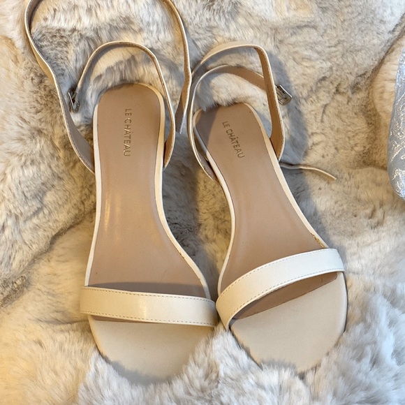 NWT - Never worn, white sandals with gold heels. SZ 10 - Picture 1 of 6